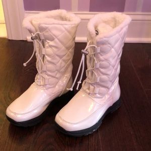 White khombu size 1 boots